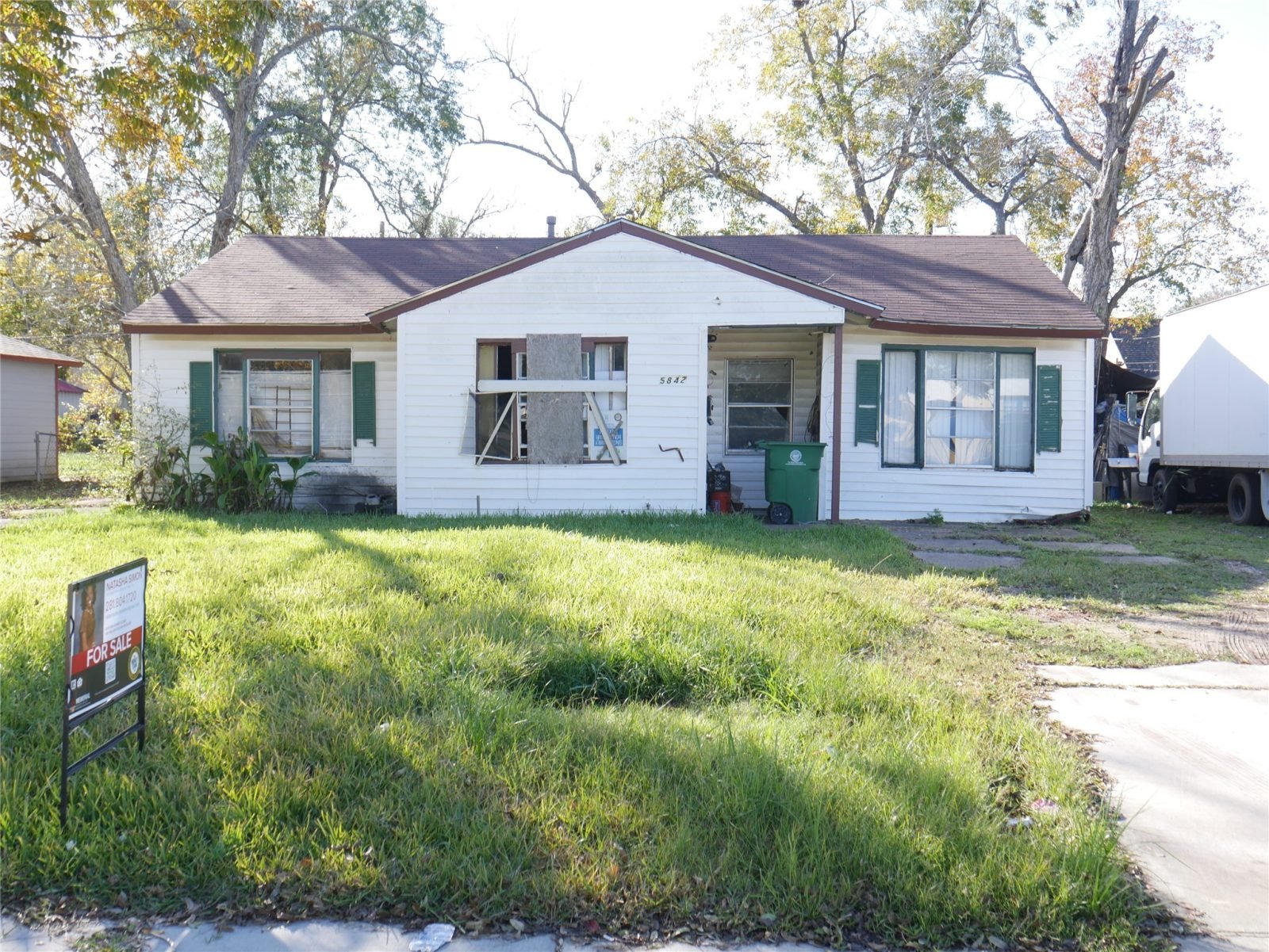 5842 Southville Street