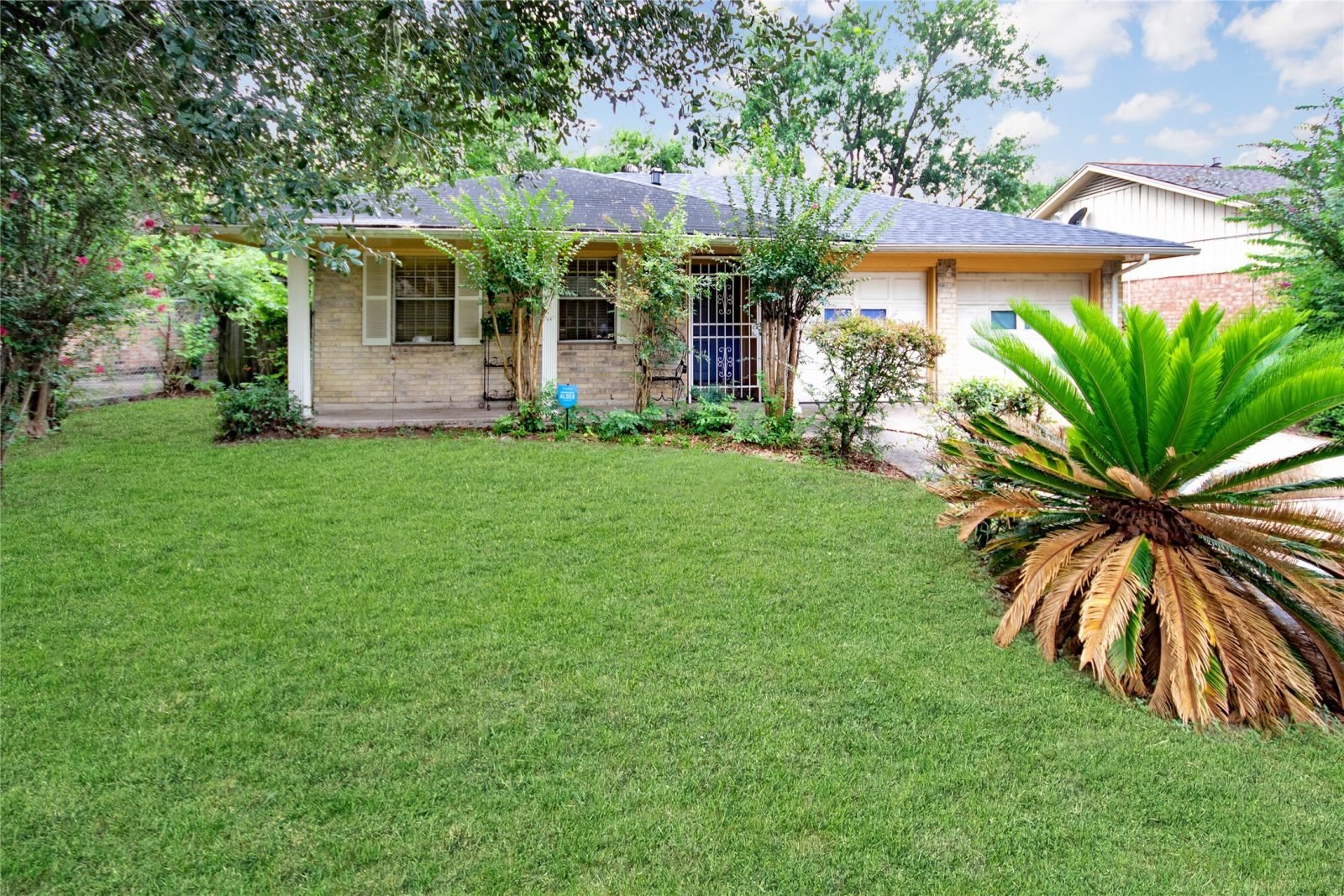 8442 Sterlingshire Street