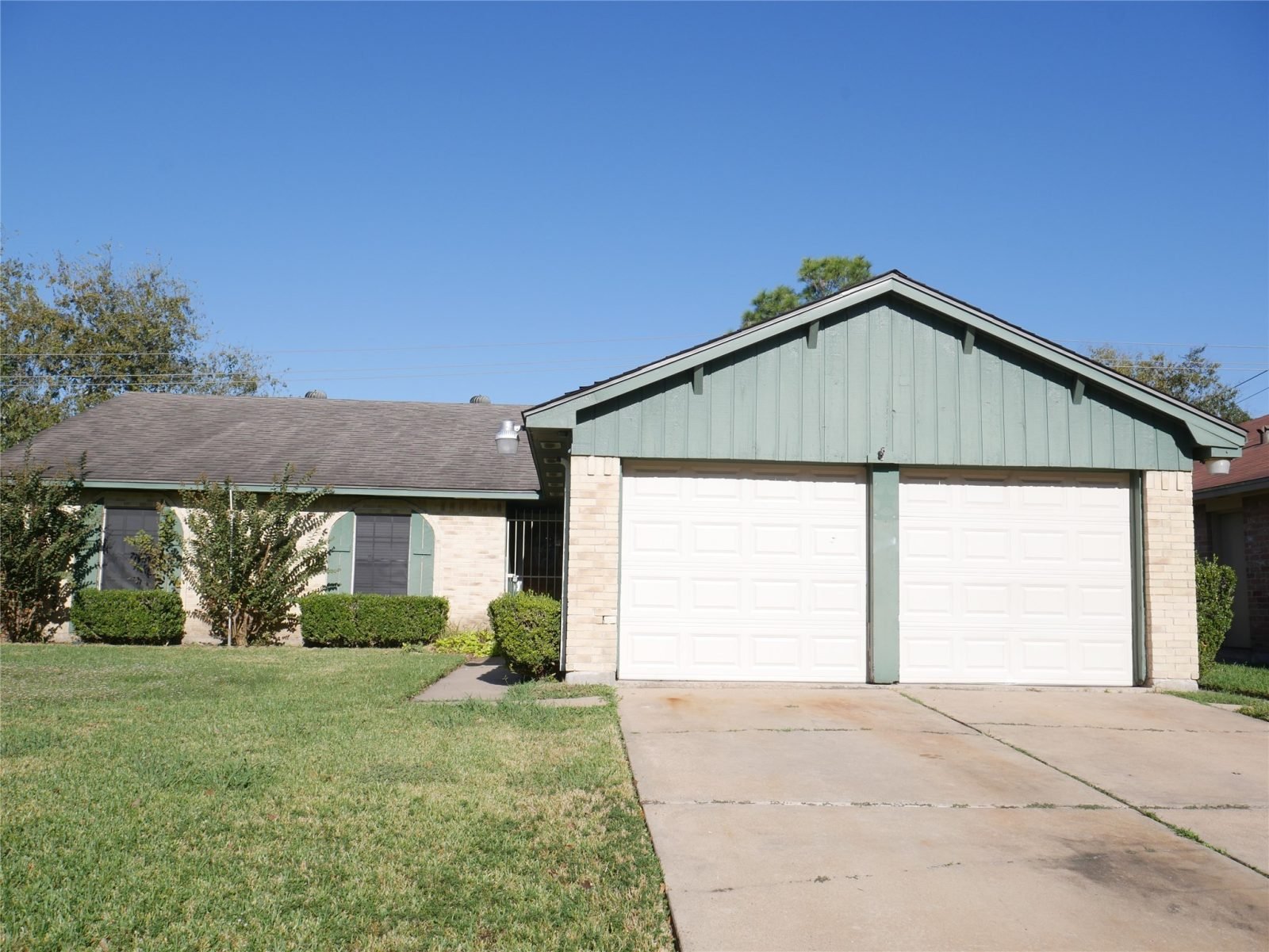 1306 Twining Oaks Lane