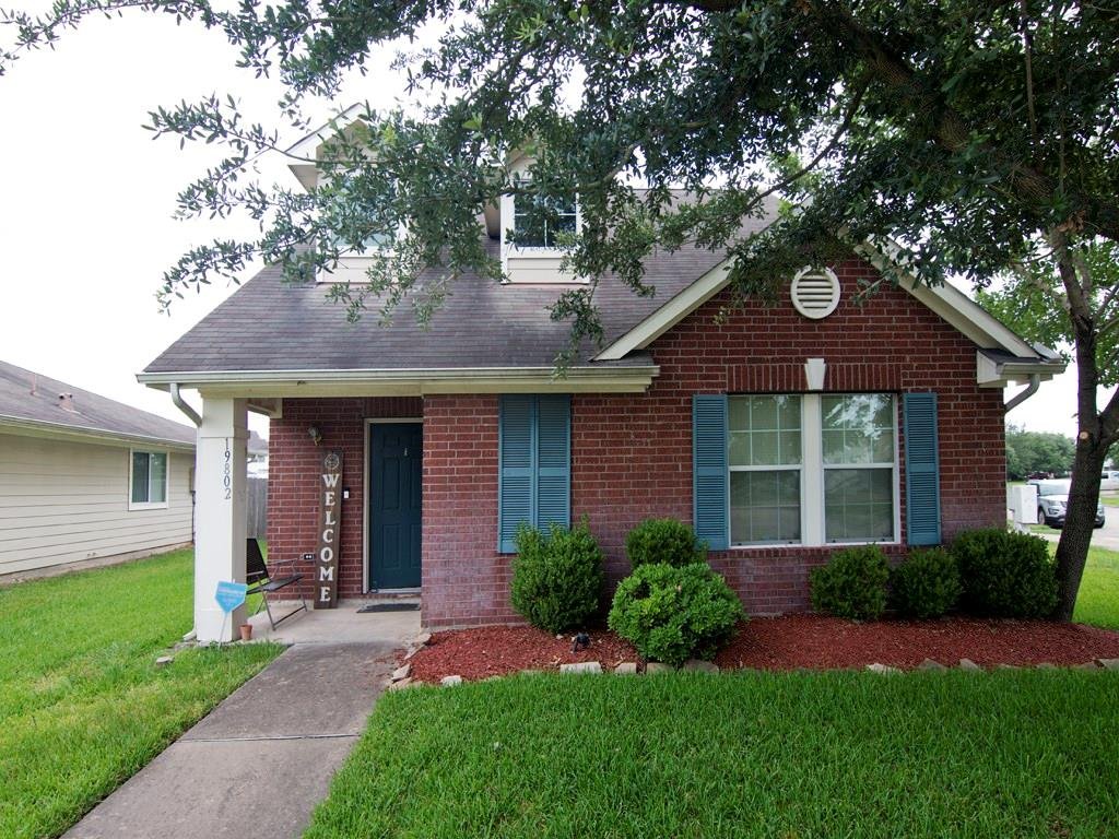 19802 Lindenwick Court