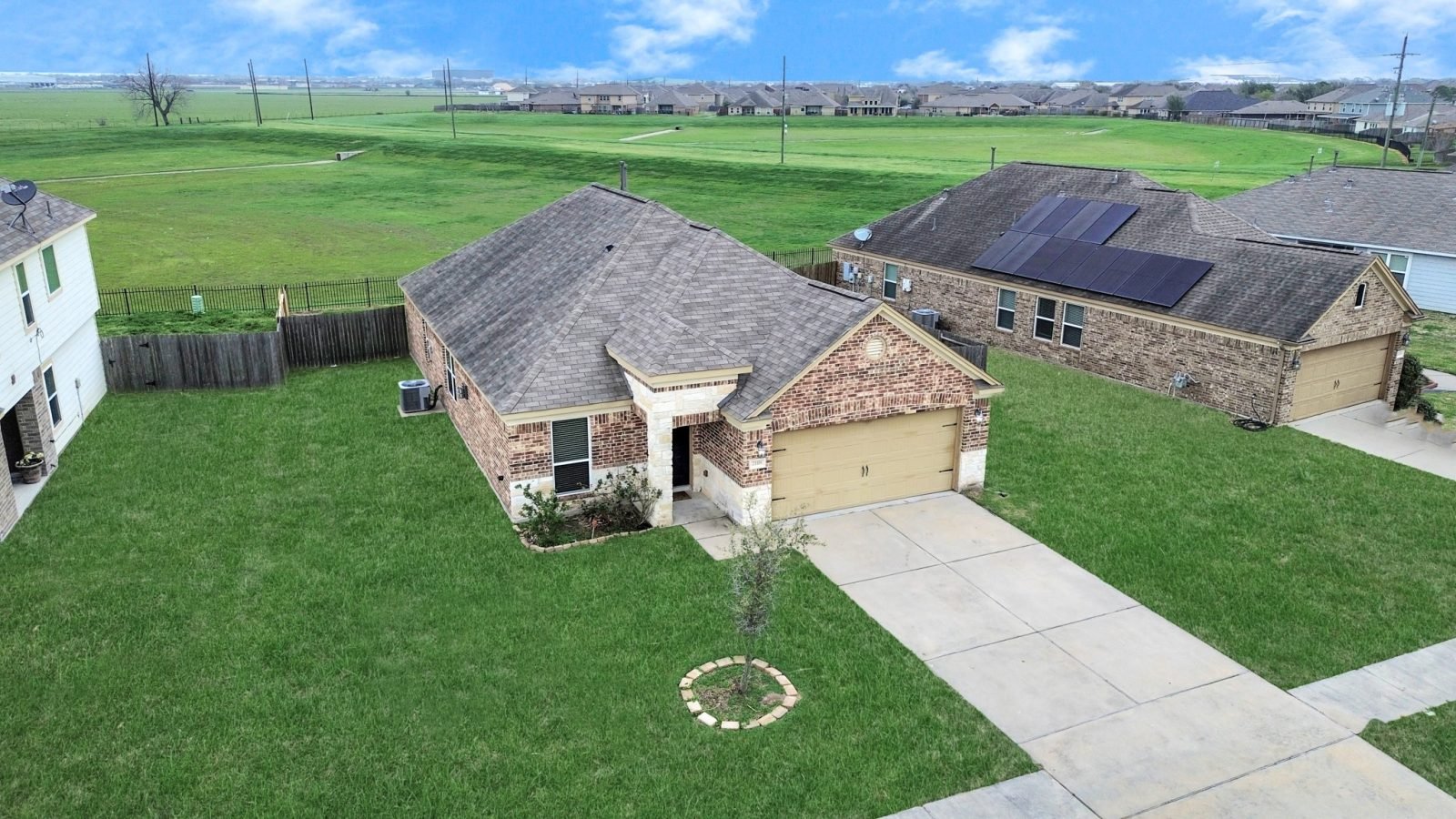 2118 Red Cedar Trail